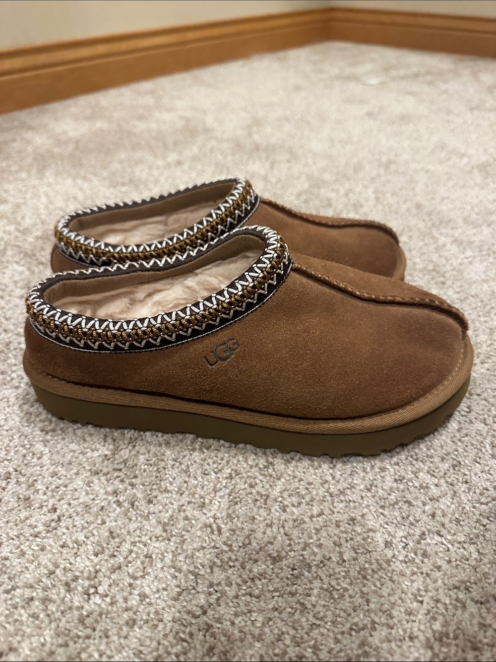 UGG Tasman slipper in chestnut color - Picture 2 of 9